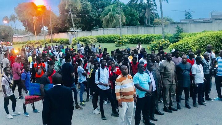 Attaques contre le président du Pdci-Rda : Le Rhdp envoie des jeunes manifester devant sa résidence